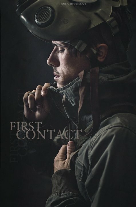 Первый контакт (2015) постер